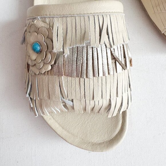 Manitobah Women's Wasaga Fringed Slides Light Beige  Leather 8 - Picture 5 of 12